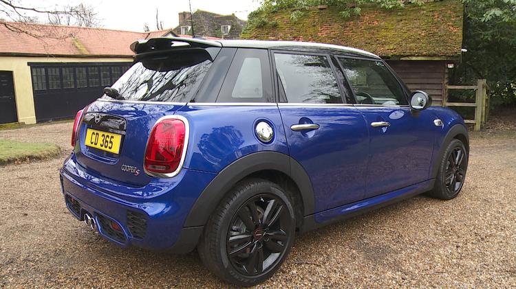 MINI ELECTRIC HATCHBACK 