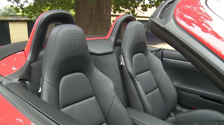 PORSCHE 718 BOXSTER ROADSTER 