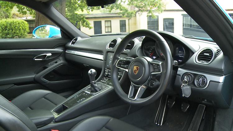 PORSCHE 718 CAYMAN COUPE 