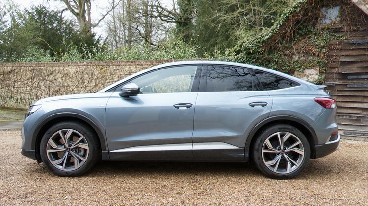AUDI Q4 E-TRON SPORTBACK 