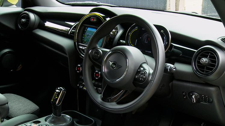 MINI ELECTRIC HATCHBACK 