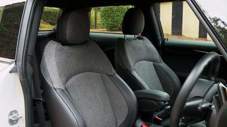 MINI ELECTRIC HATCHBACK 