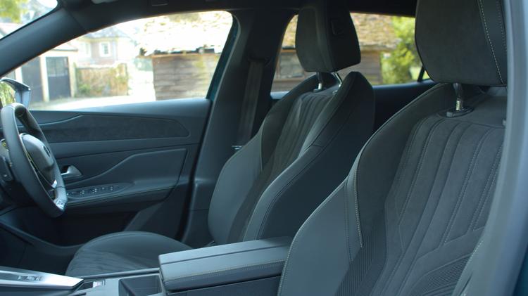 PEUGEOT 408 FASTBACK 