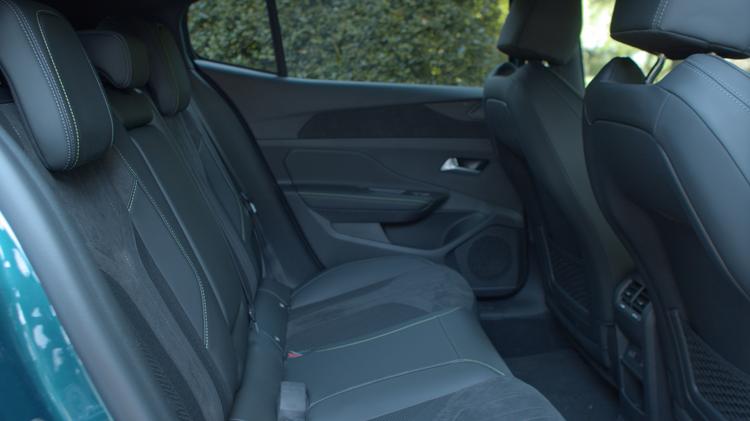 PEUGEOT 408 FASTBACK 
