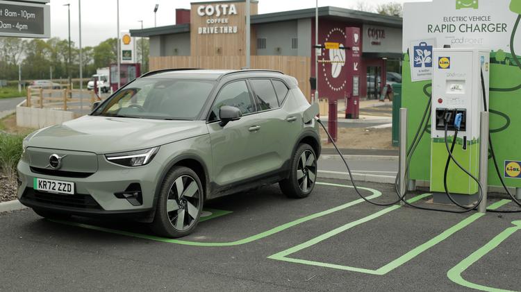 VOLVO XC40 ESTATE 