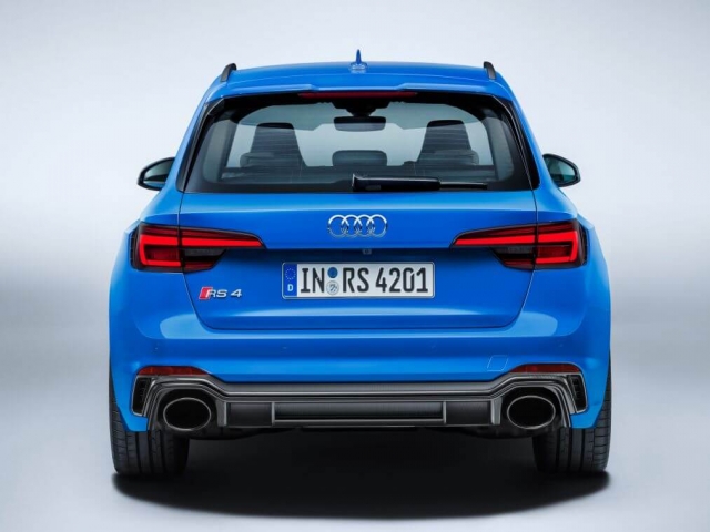 AUDI RS4 RS 4 TFSI Quattro 5dr S Tronic AUDI RS4 RS 4 TFSI Quattro 5dr S Tronic